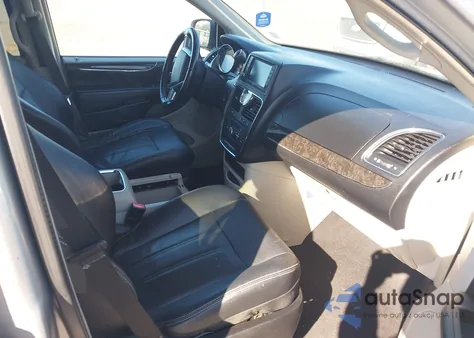 2013 Chrysler Town & Country Touring z USA, uszkodzony, nr VIN 2C4RC1BG7DR657193